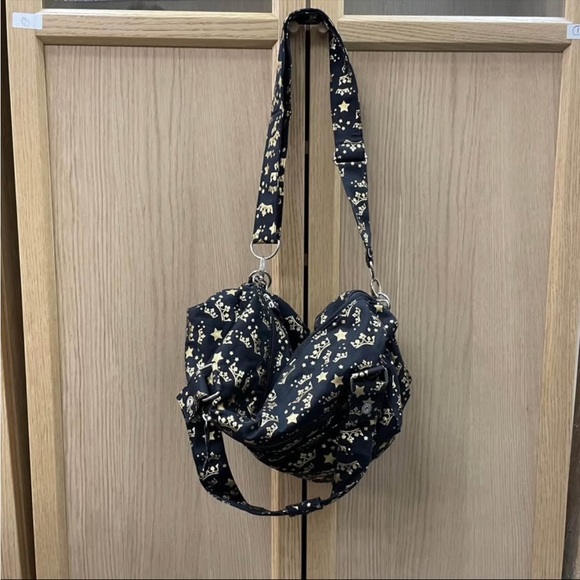 Stylish Japanese Black & Gold Foil Crown Patterned Women's Duffle Crossbody Bag - Picture 6 of 9